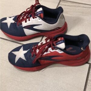 Ladies size 9.5 captain America brooks